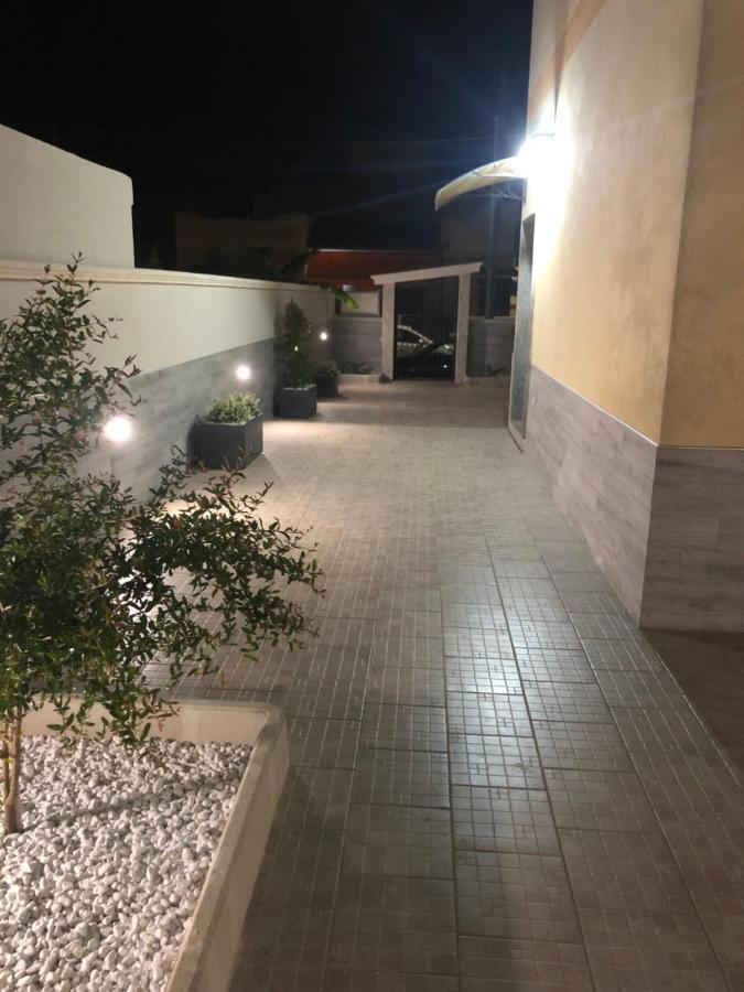 B&B A Casa Di Papi ลิซซาโน ภายนอก รูปภาพ